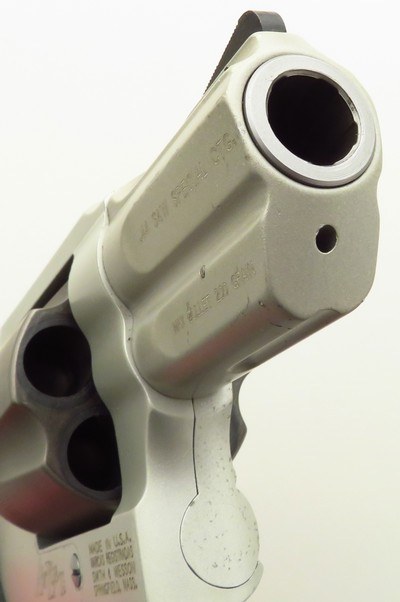 Smith & Wesson 296 AirLite Ti .44 Special, 2.5-inch, 18.5 ounces, great bore, case, 85 percent - Image 6 of 8