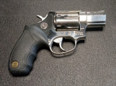 Taurus, Model 617 Stainless Steel .357 Magnum 7 Shot... Excellent!