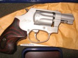 '' Smith & Wesson '' Model 317 '' AIR LITEM.I.B. '' 8 '' SHOT - 2 of 2