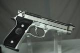 BERETTA 92 FS IN 9MM IN STAINLESS AS NEW - 4 of 6
