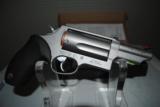 TAURUS THE JUDGE IN 45 / 410 - AS NEW CONDITION - 2 of 4