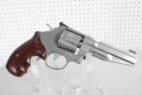 SMITH & WESSON PERFORMANCE CENTER MODEL 627-5 - 8 TIMES
- 2 of 6