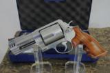 SMITH & WESSON MODEL 500 - 4" BARREL - MINT CONDITION - 3 of 8