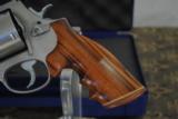 SMITH & WESSON MODEL 500 - 4" BARREL - MINT CONDITION - 4 of 8