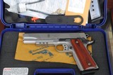 smith & wesson 1911 as new with box and paperwork