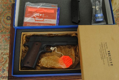 COLT 1911A1 .45 ACP - WWII REPRODUCTION WITH PROVENANCE - BOX AND PAPERS