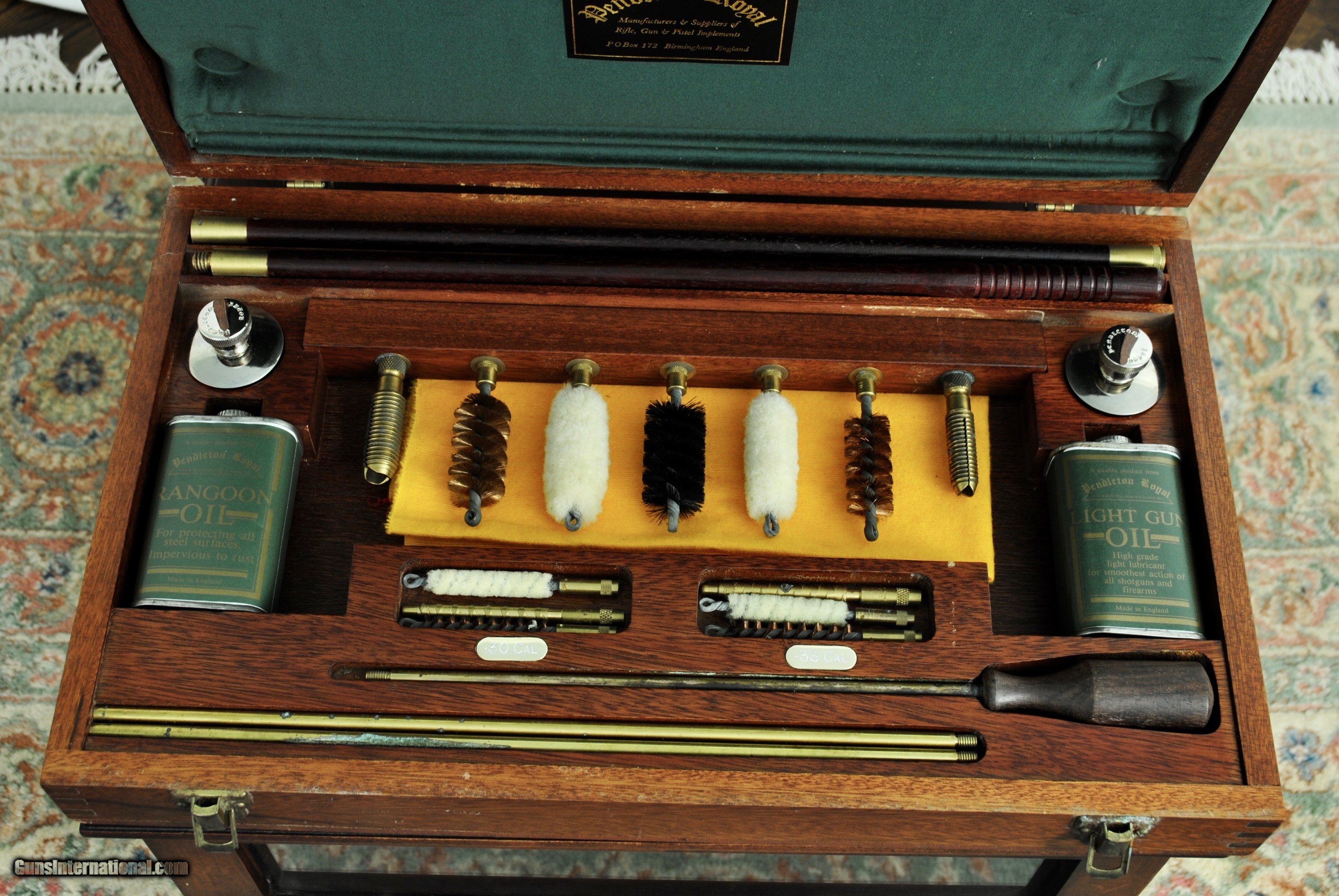 PENDLETON ROYAL - WALNUT CASED RIFLE / SHOTGUN CLEANING KIT - MADE