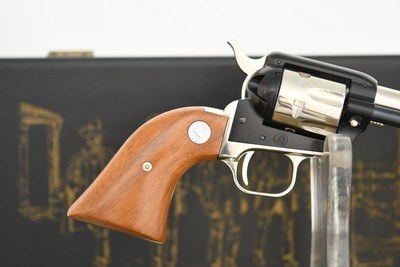 COLT SINGLE ACTION FRONTIER SCOUT - WYATT EARP - Image 2 of 14