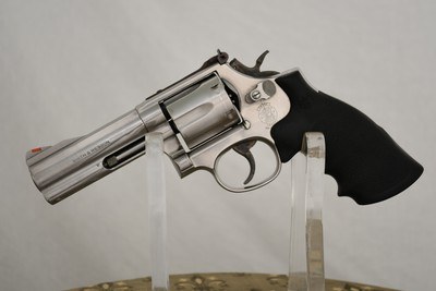 SMITH & WESSON MODEL 686-4 - Image 3 of 9