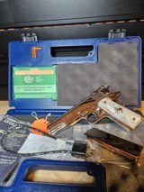 Amazing Colt .45 ACP Gold Cup N.M. Trophy Nickel with 24k Gold Small Parts - 12 of 12