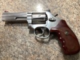 Smith and Wesson 686-6 357 mag. - 1 of 3