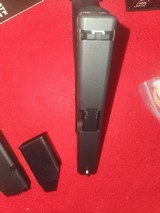 Limited Edition BNIB Glock 17 Gen1 Classic 9mm Certificate Of Authenticity - 9 of 12
