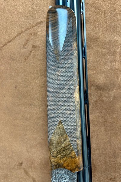 Caesar Guerini Invictus 7 Sporting Gold 12GA 32