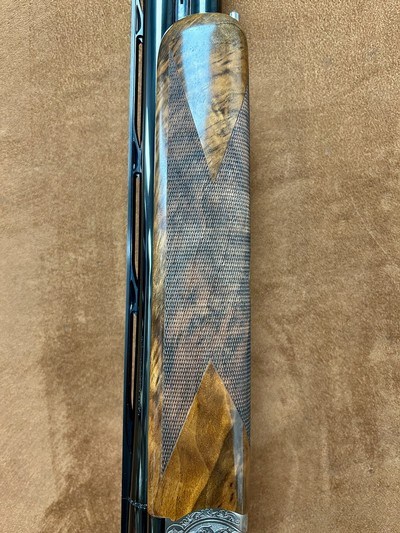 Caesar Guerini Invictus VII Sporting Gold Adjustable Comb 12GA 32