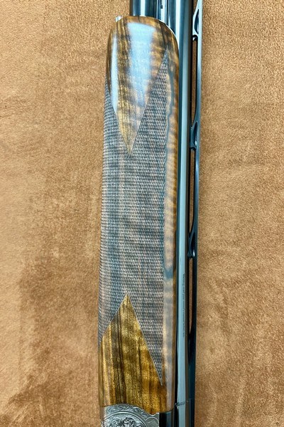 Caesar Guerini Invictus VII Sporting Gold Adjustable Comb 12GA 32