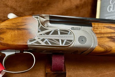 Caesar Guerini Invictus Artco Specialist 12GA 34" | 26040044 - Image 1 of 16