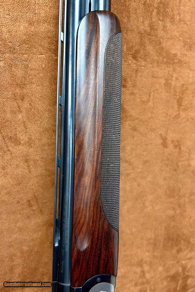 Beretta DT-10 12GA 32