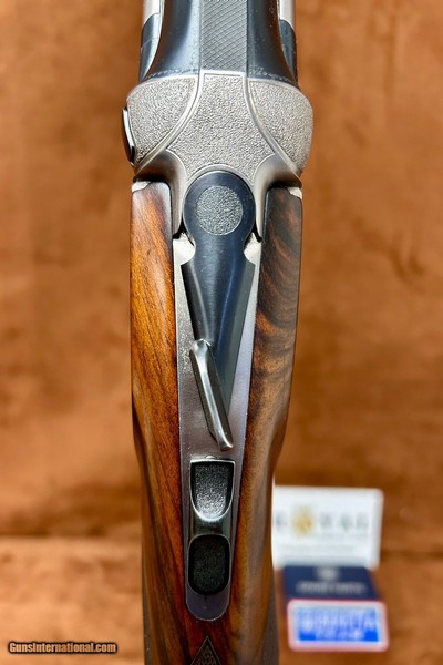 Beretta DT-10 12GA 32