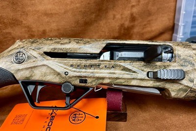 Beretta AX800 Suprema Mossy Oak Bottom Land 12GA 28