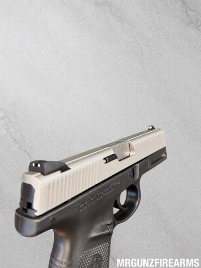 Smith & Wesson SW40VE .40 Two-Tone Semi-Auto Pistol - Image 3 of 4