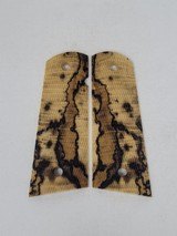 Highfiguregrips
Full Size 1911 Full Checkered Spalted Tamarind Magwell grips
