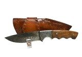 MALLARDS CUSTOM HUNTING KNIFE FEATHER DAMASCUS BLADE WITH FINGER GROOVE WALNUT HANDLE