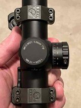 Leupold Mk.4 2.5-8X36 MR/T TS30A2 scope w/ARMS Mount 22H rings - 9 of 12