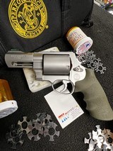 SMITH AND WESSON PERFORMANCE CENTER M460 - 2 of 9