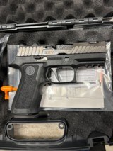 Sig Sauer P320 XCOMPACT ZEV edition 9mm - 1 of 2