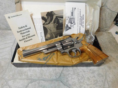 COLLECTOR GRADE SMITH & WESSON 657 NO DASH 6