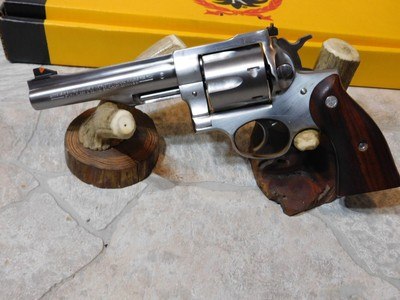 RUGER REDHAWK .41 MAGNUM 5.5