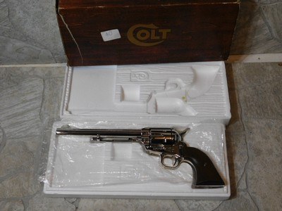 Colt Single Action Army 1978 SAA .45 Colt w/ 7.5” barrel and Nickle Finish Unfired LNIB !! - Image 1 of 14