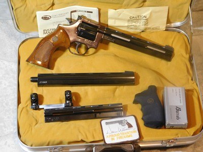 Dan Wesson Monson 32M IHMSA Field Pistol Pack .32 Magnum 8” + 10” - Image 9 of 10