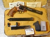 Dan Wesson Monson 32M IHMSA Field Pistol Pack .32 Magnum 8” + 10” - Image 9 of 10