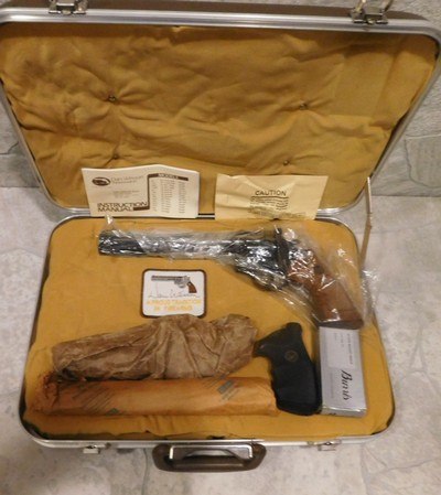 Dan Wesson Monson 32M IHMSA Field Pistol Pack .32 Magnum 8” + 10” - Image 10 of 10