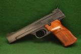 Smith & Wesson Model 41 Target Pistol .22 Long Rifle - 1 of 3