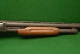 H&R 1871 Pardner Pump Action Shotgun 12 Gauge 3" - 4 of 9