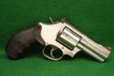 Smith and Wesson 686-6 Plus .357 Magnum - 2 of 2