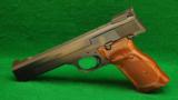Smith & Wesson Model 41 Pistol .22 Long Rifle - 1 of 2