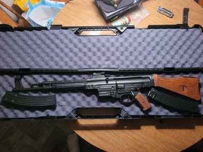 STG44 MP44 REPRODUCTION IN 8MM KURZ FULLY FUNCTIONAL + SCOPE RAIL, ADDL. MAG. AMMO ON REQUEST - Image 2 of 9