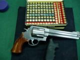 S&W 460 VXR USED LIKE NEW WITH AMMO - 1 of 9