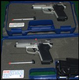 Pair of Smith & Wesson Model 90BS 9 X 19 - 1 of 4