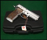 Sig Sauer P226 X-Short Classic .40 S&W - 2 of 2