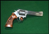 Smith & Wesson 686 .357 Mag - 1 of 2