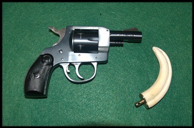 Harrington & Richardson 732 .32S&W long - Image 3 of 3