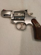 gorgeous Dan Wesson 715 with 2.5