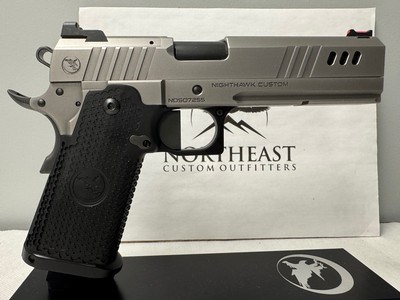 NIGHTHAWK CUSTOM BDS9 9mm PISTOL