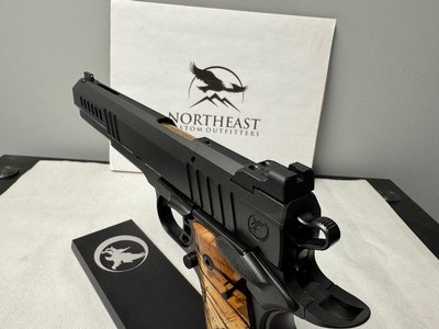 NIGHTHAWK CUSTOM CHAIRMAN w/IOS 9mm PISTOL - Image 3 of 4
