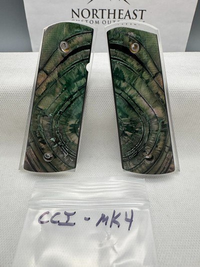 CUSTOM CROSS-CUT MAMMOTH IVORY 1911 PISTOL GRIPS - Image 1 of 1