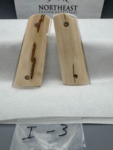 CUSTOMMAMMOTH IVORY 1911 PISTOL GRIPS - Image 1 of 1